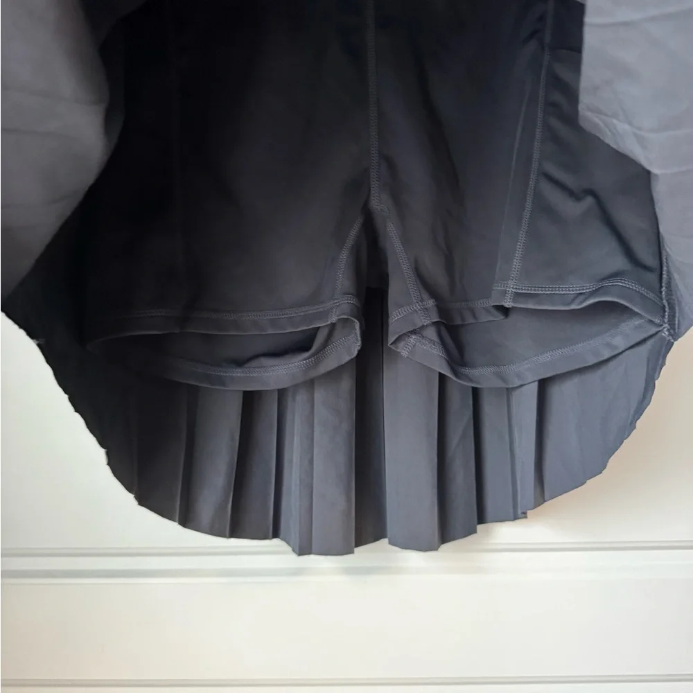 Varley Black Pleated Skater Skirt - Picture 3 of 4